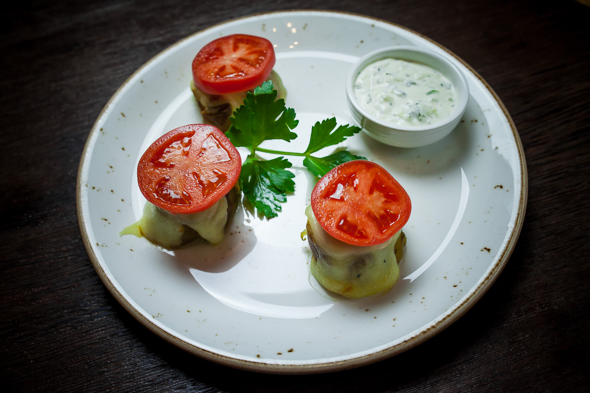Запечённые баклажаны с сыром