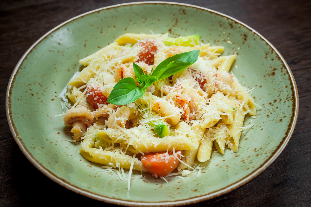 Пенне с креветками и цуккини